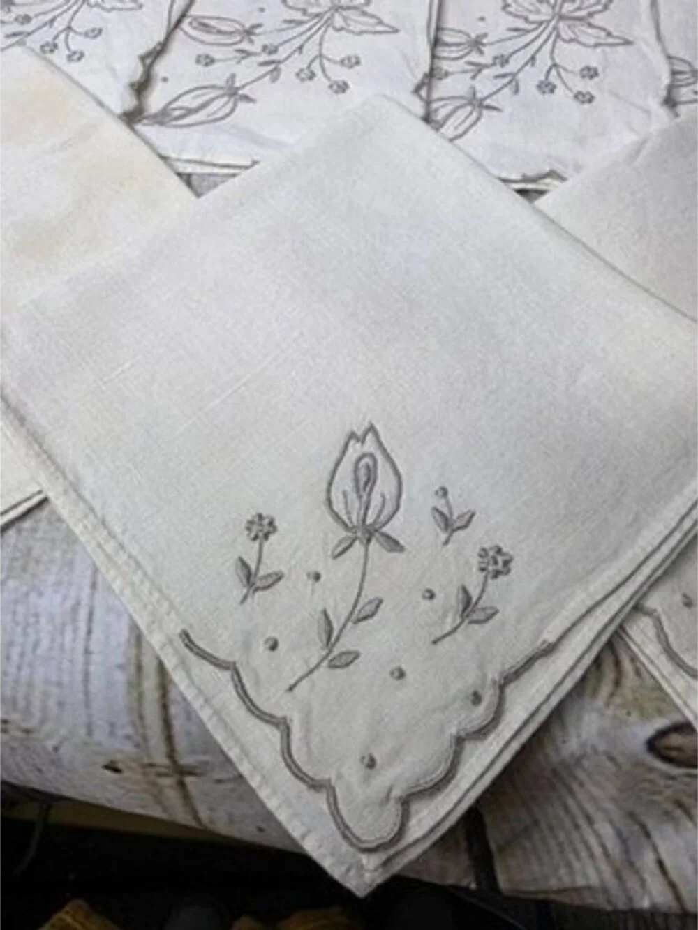 Set Of 8 Vintage Embroidered Rosebud Floral Linen Napkins Cream Gray 2 w Stains